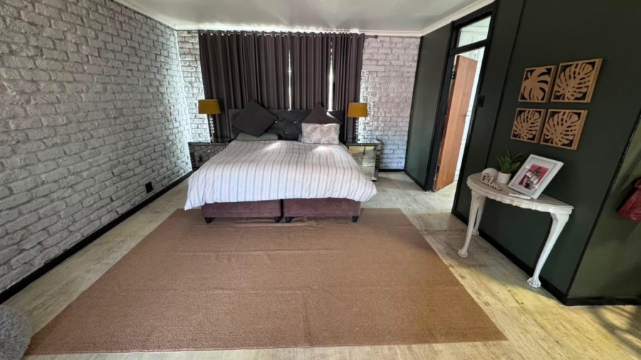 5 Bedroom Property for Sale in Royldene Northern Cape